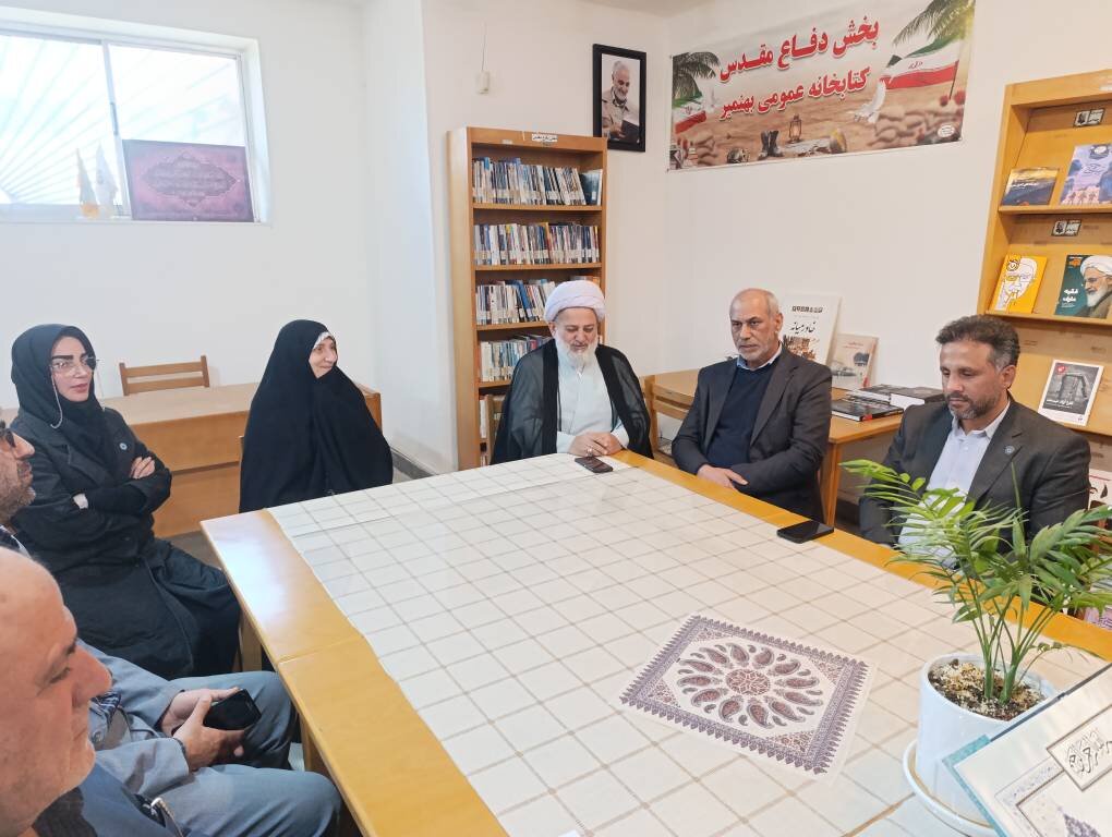 تجهیزات کتابخانهای در بهنمیر با حمایت بنیاد علمی_آموزشی قلمچی اهدا شد