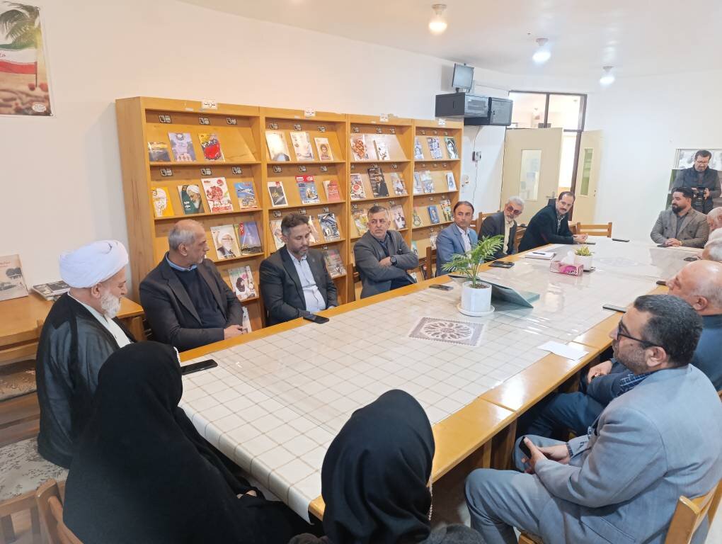 تجهیزات کتابخانهای در بهنمیر با حمایت بنیاد علمی_آموزشی قلمچی اهدا شد