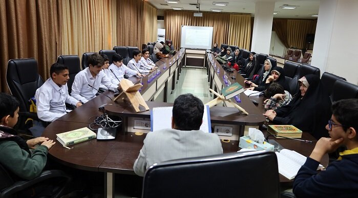 محفل انس با قرآن در کتابخانه مرکزی ارومیه برگزار شد