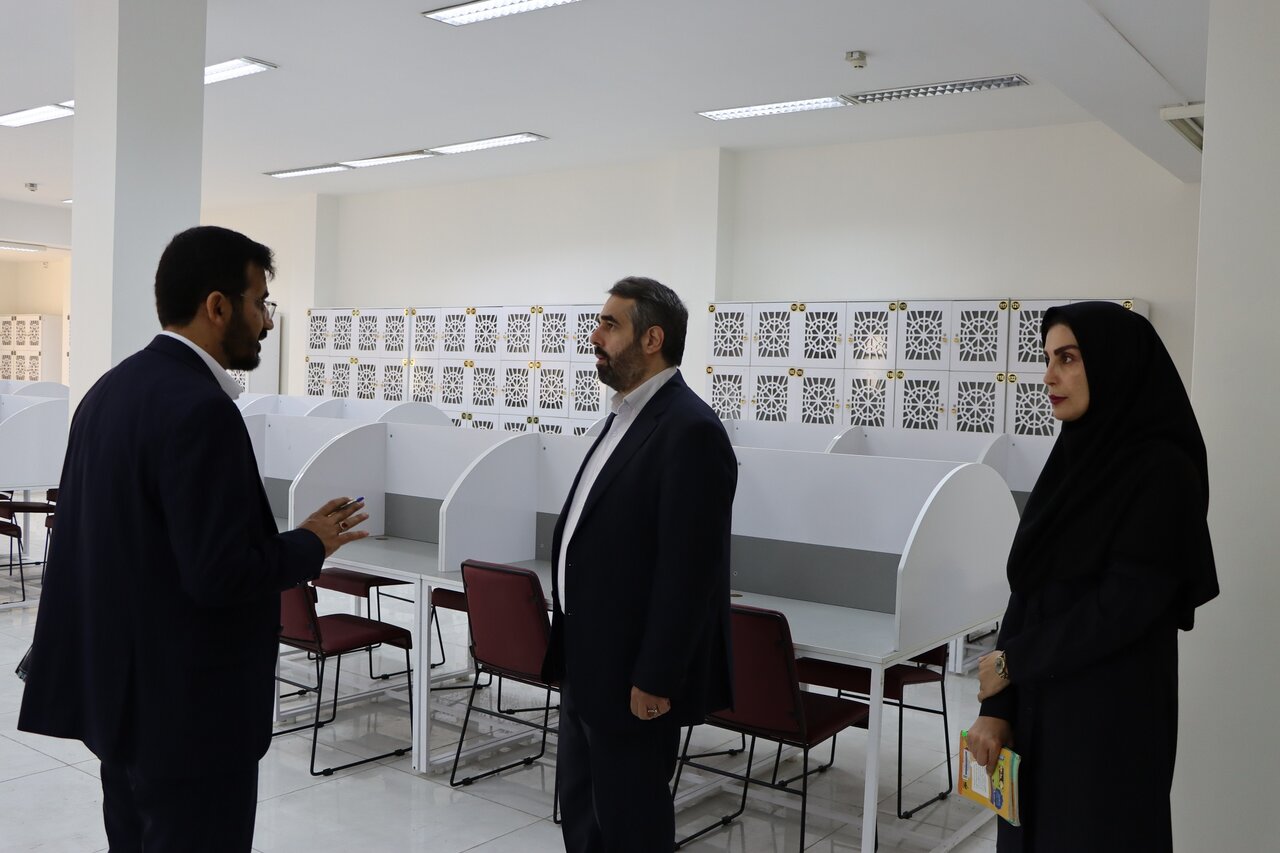بازدید دستیار دبیرکل نهاد کتابخانههای عمومی کشور از کتابخانه مرکزی اهواز