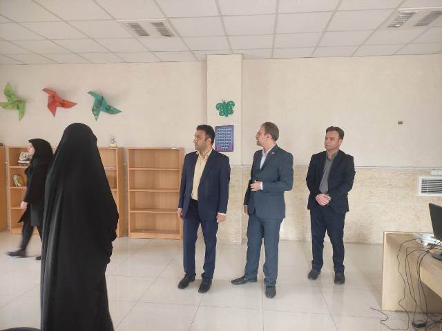بازدید سرپرست معاونت برنامهریزی و پژوهش نهاد از کتابخانه مرکزی سمنان