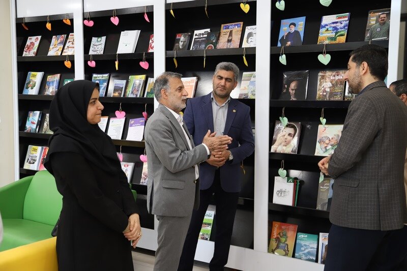 بازدید نماینده مردم بوشهر در مجلس شورای اسلامی از کتابخانه خلیج فارس