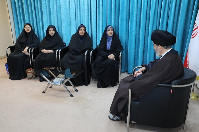 دیدار نوروزی مدیرکل کتابخانههای عمومی با نماینده ولی فقیه در آذربایجان غربی