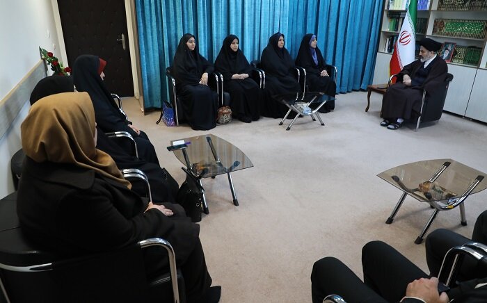 دیدار نوروزی مدیرکل کتابخانههای عمومی با نماینده ولی فقیه در آذربایجان غربی