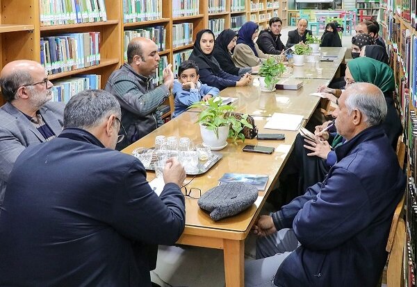 نقد و بررسی کتاب «مادر و سلیمانش» در لارستان فارس