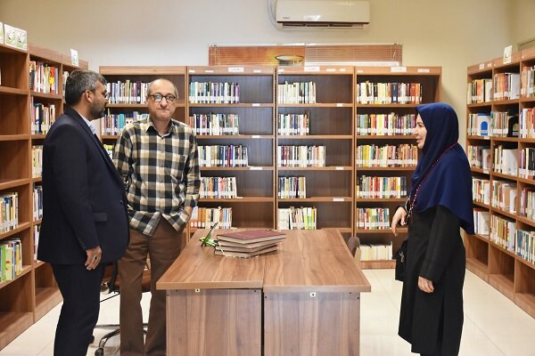 بازدید مدیرکل کتابخانههای عمومی فارس از کتابخانههای عمومی شیراز