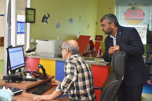 بازدید مدیرکل کتابخانههای عمومی فارس از کتابخانههای عمومی شیراز