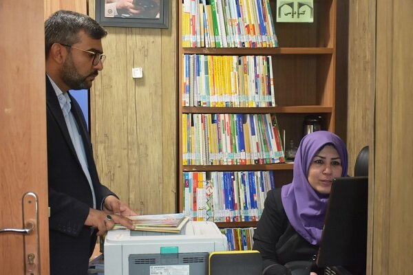 بازدید مدیرکل کتابخانههای عمومی فارس از کتابخانههای عمومی شیراز