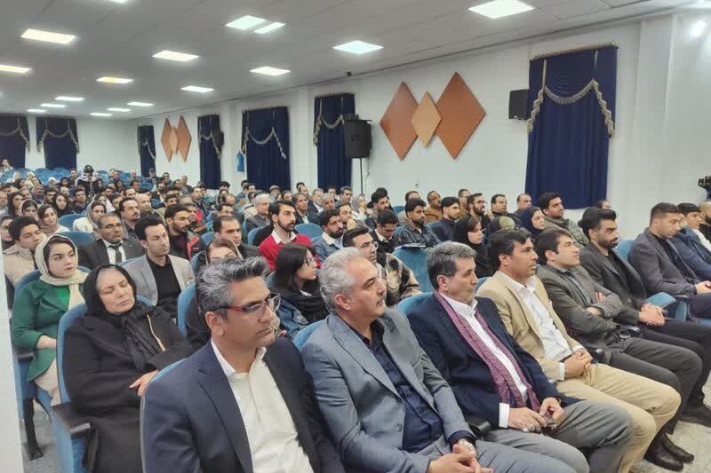 همایش «کارآفرین فردا» با حضور کارآفرینان برتر کشور و شهرستان برگزار شد