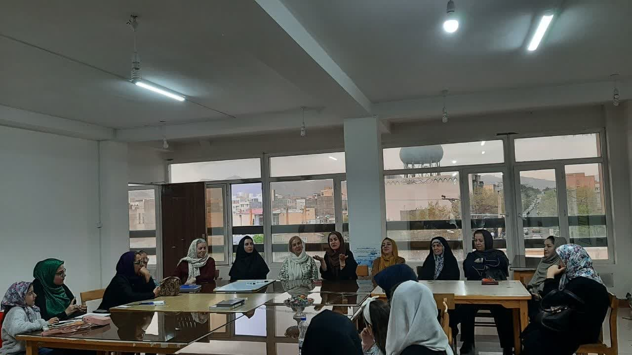 حضور گرم و پرشور کتابخوانان در کتابخانههای عمومی استان مرکزی