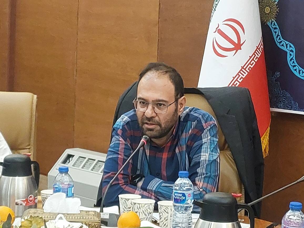 نشست صمیمی مدیرکل کتابخانههای عمومی استان با مسئولین کتابخانههای عمومی شهرستان تهران