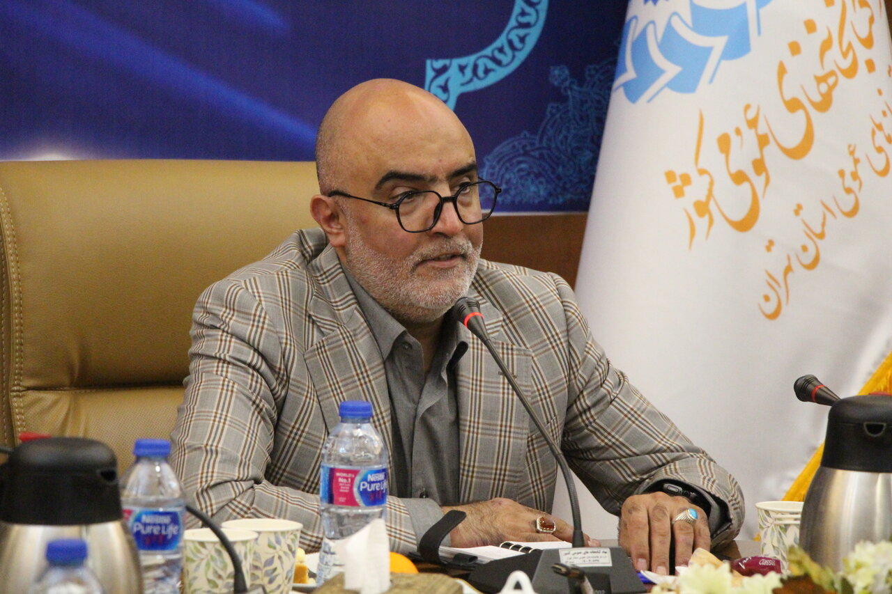 نشست صمیمی مدیرکل کتابخانههای عمومی استان با مسئولین کتابخانههای عمومی شهرستان تهران