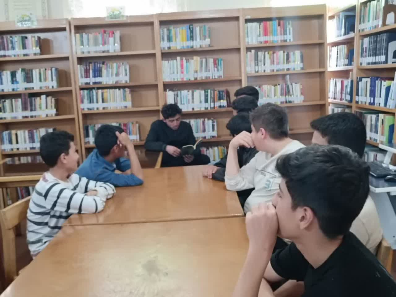 حضور گرم و پرشور کتابخوانان در کتابخانههای عمومی استان مرکزی