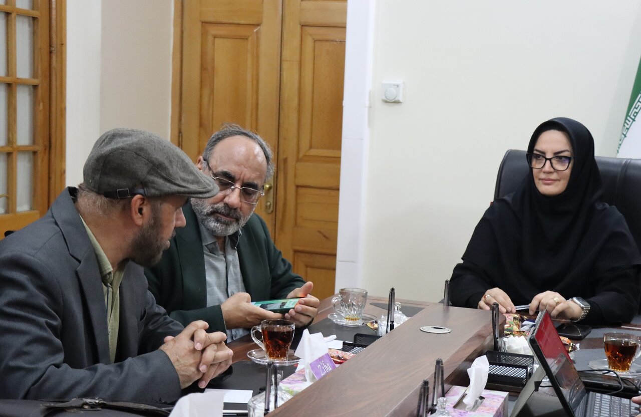 تاکید بر گسترش همکاری‌های فی‌مابین نهاد کتابخانه‌ها و انجمن قلم ایران