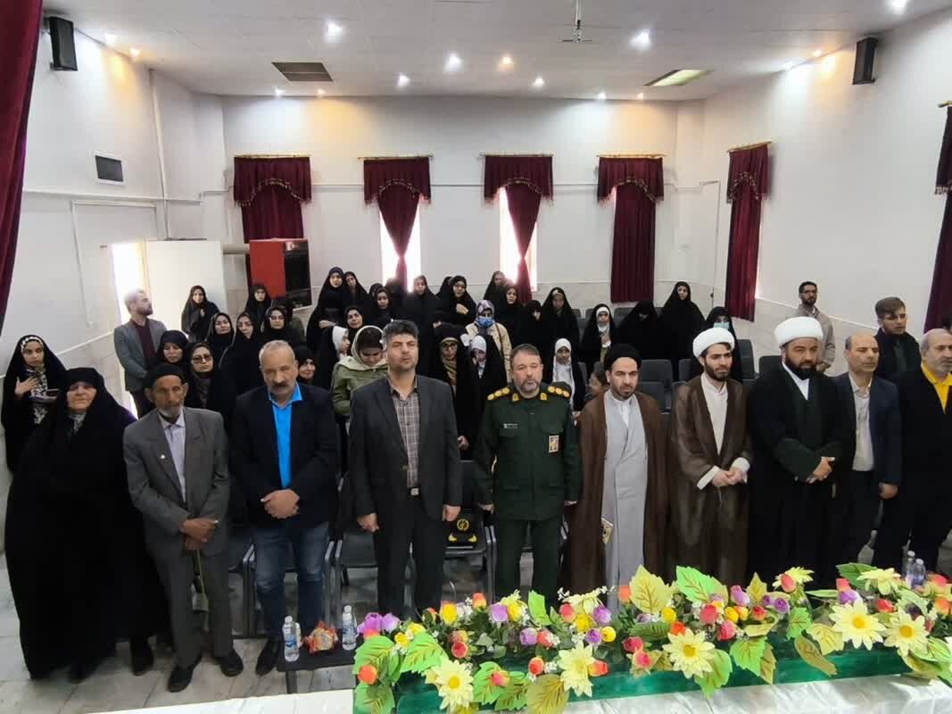 آیین رونمایی از کتاب «من دعا میکنم، تو آمین بگو» در شهر خمین