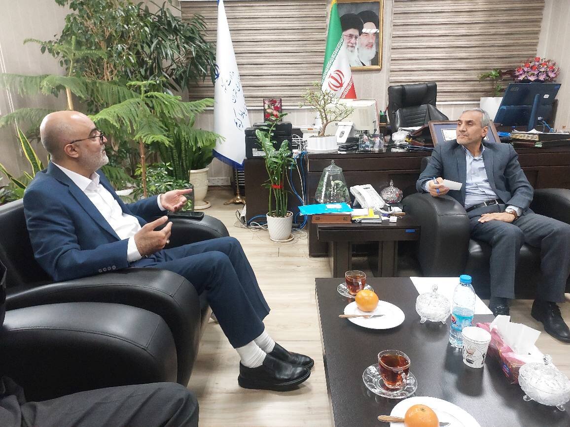 استفاده از ظرفیت مراکز صنعتی و گردشگری برای تامین بخشی از نیاز کتابخانههای عمومی