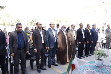 افتتاح کتابخانه عمومی سیار هدهد سفید استان سمنان در شاهرود باحضور جمعی از مسئولین استانی و شهرستانی