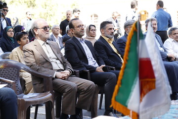 افتتاح کتابخانه عمومی سیار هدهد سفید استان سمنان در شاهرود باحضور جمعی از مسئولین استانی و شهرستانی