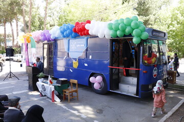 افتتاح کتابخانه عمومی سیار هدهد سفید استان سمنان در شاهرود باحضور جمعی از مسئولین استانی و شهرستانی