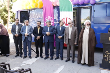 افتتاح کتابخانه عمومی سیار هدهد سفید استان سمنان در شاهرود باحضور جمعی از مسئولین استانی و شهرستانی