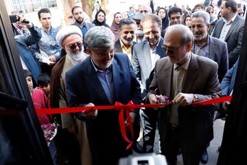 افتتاح کتابخانه عمومی سیار هدهد سفید استان سمنان در شاهرود باحضور جمعی از مسئولین استانی و شهرستانی