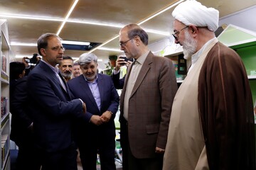 افتتاح کتابخانه عمومی سیار هدهد سفید استان سمنان در شاهرود باحضور جمعی از مسئولین استانی و شهرستانی