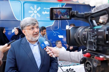 افتتاح کتابخانه عمومی سیار هدهد سفید استان سمنان در شاهرود باحضور جمعی از مسئولین استانی و شهرستانی