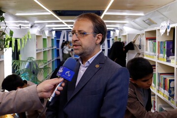 افتتاح کتابخانه عمومی سیار هدهد سفید استان سمنان در شاهرود باحضور جمعی از مسئولین استانی و شهرستانی