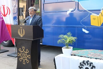 افتتاح کتابخانه عمومی سیار هدهد سفید استان سمنان در شاهرود باحضور جمعی از مسئولین استانی و شهرستانی