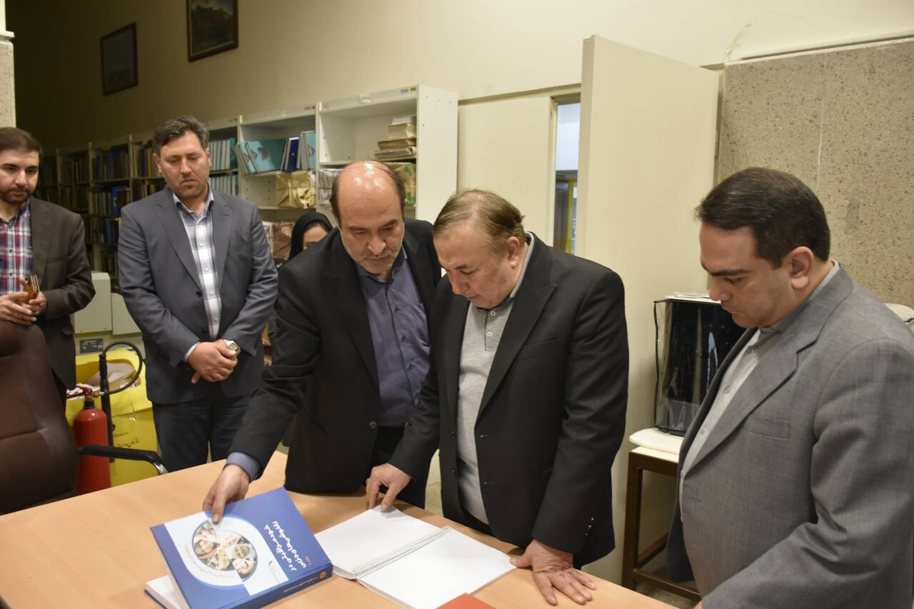 تحول ایجاد شده در خدمات و فضاهای کتابخانه ای مصداق بارز جهاد فرهنگی است