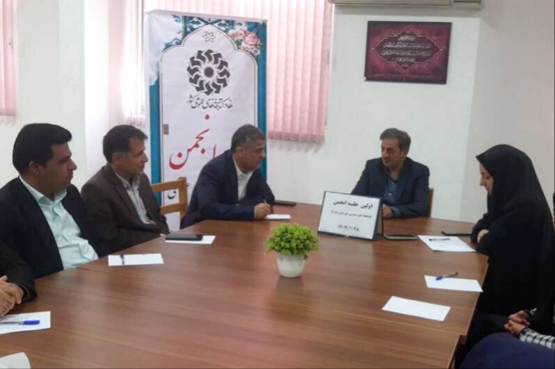 اولین جلسه انجمن کتابخانه‌های عمومی بندرگز در سال ۱۴۰۴ برگزار شد