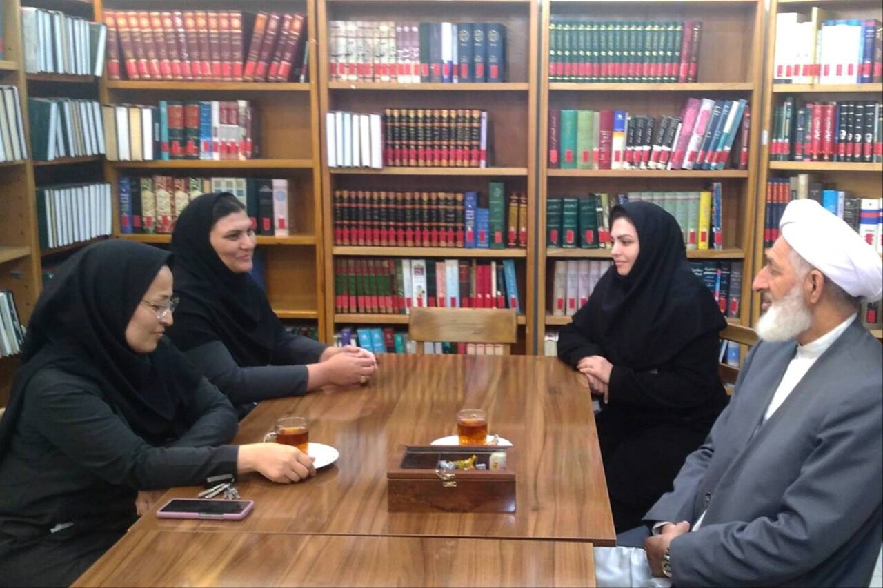 بازدید مدیرکل کتابخانه‌های عمومی گلستان از کتابخانه‌های گنبد کاووس