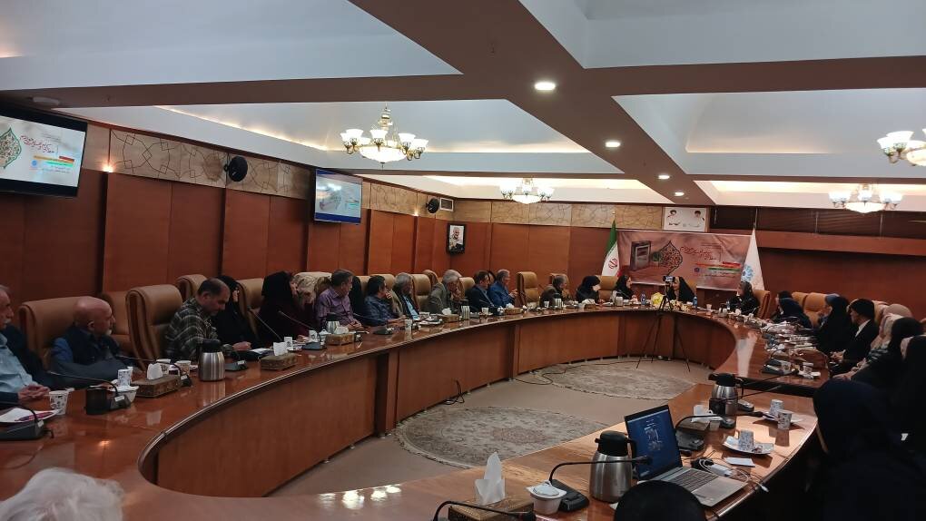 «حظ کردیم و افسوس خوردیم» سند پژوهشی موثقی برای مطالعات تاریخی است