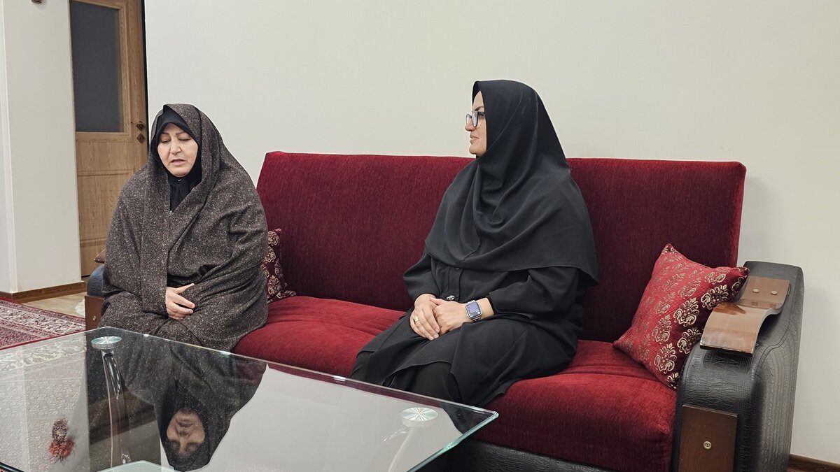 دبیرکل نهاد با راوی کتاب “پاییز آمد” دیدار کرد