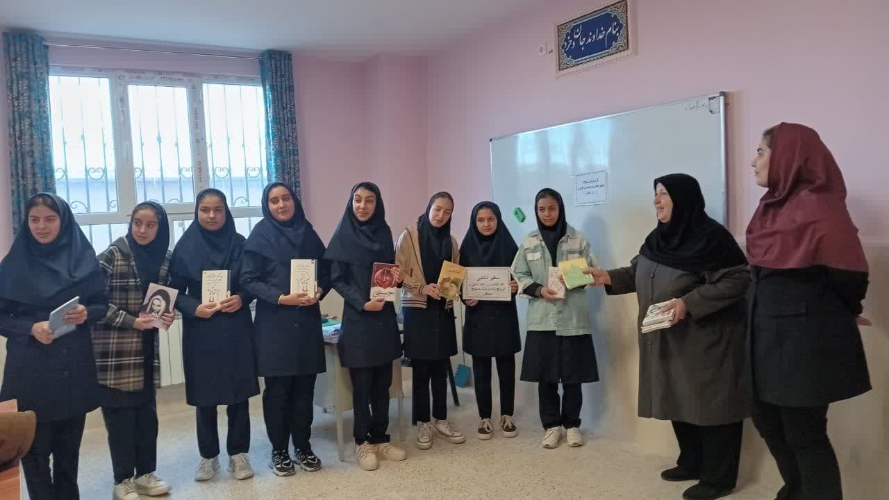 ویژه برنامه‌های کتابخوانی در کتابخانه‌های عمومی استان مرکزی