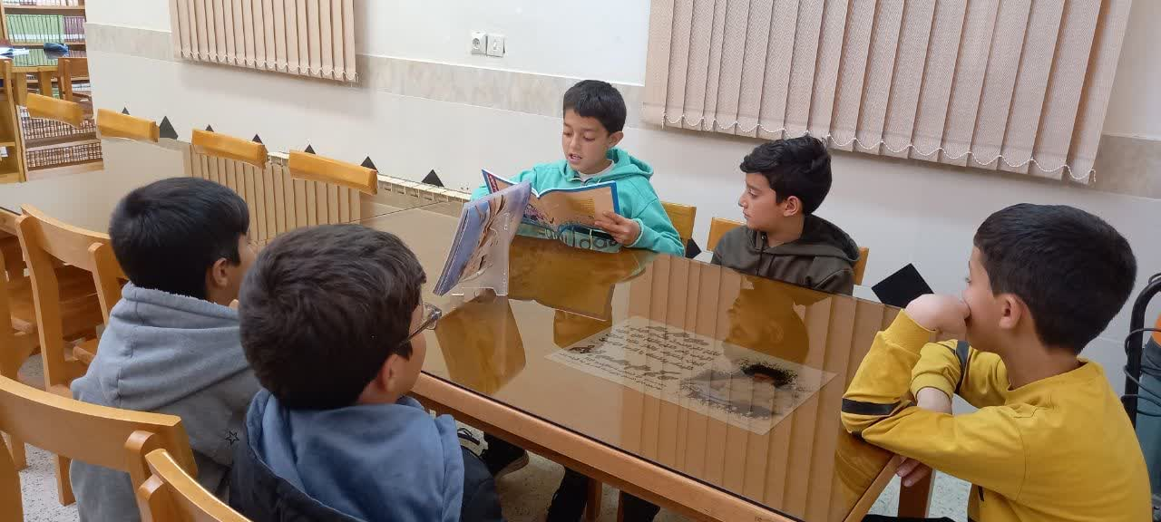 ویژه برنامه‌های کتابخوانی در کتابخانه‌های عمومی استان مرکزی