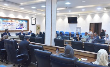 نشست هم اندیشی دبیران محافل ادبی کتابخانه های عمومی استان فارس
