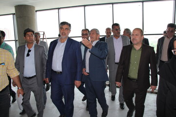 بازدید استاندار مرکزی از پروژه کتابخانه مرکزی اراک