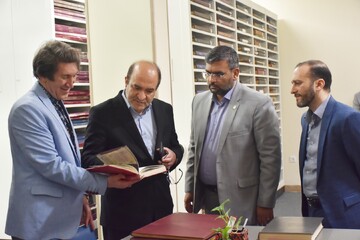 کتابخانه عمومی شهید آیت الله دستغیب شیراز