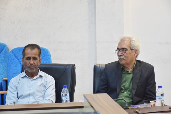 محافل ادبی حلقه اتصال نخبگان ادبی و کتابخانه است