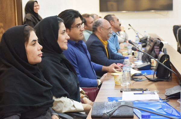 محافل ادبی حلقه اتصال نخبگان ادبی و کتابخانه است