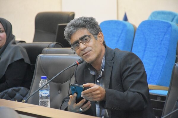 محافل ادبی حلقه اتصال نخبگان ادبی و کتابخانه است