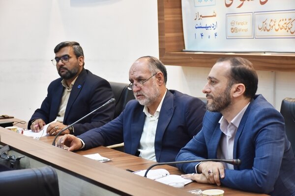 محافل ادبی حلقه اتصال نخبگان ادبی و کتابخانه است