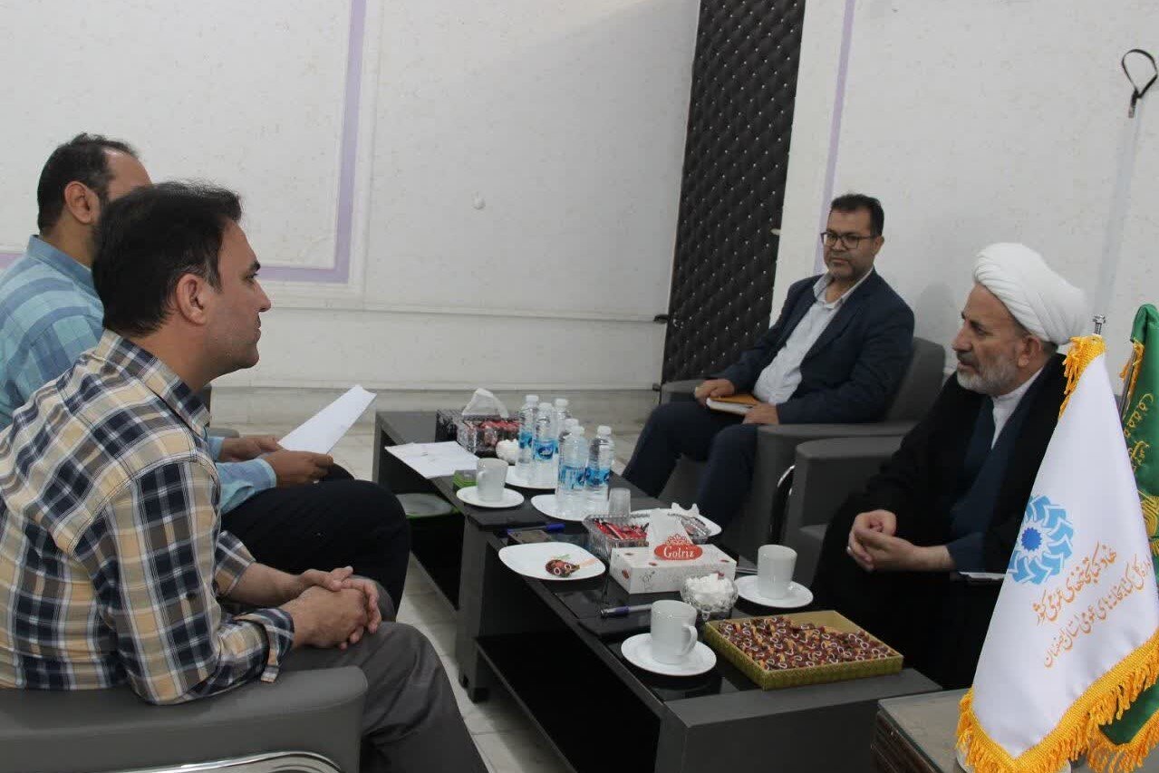 دیدار و گفتگوی عضو ناظر مجلس در هیئت امنای کتابخانههای عمومی کشور با سرپرست اداره کل کتابخانههای عمومی استان اصفهان