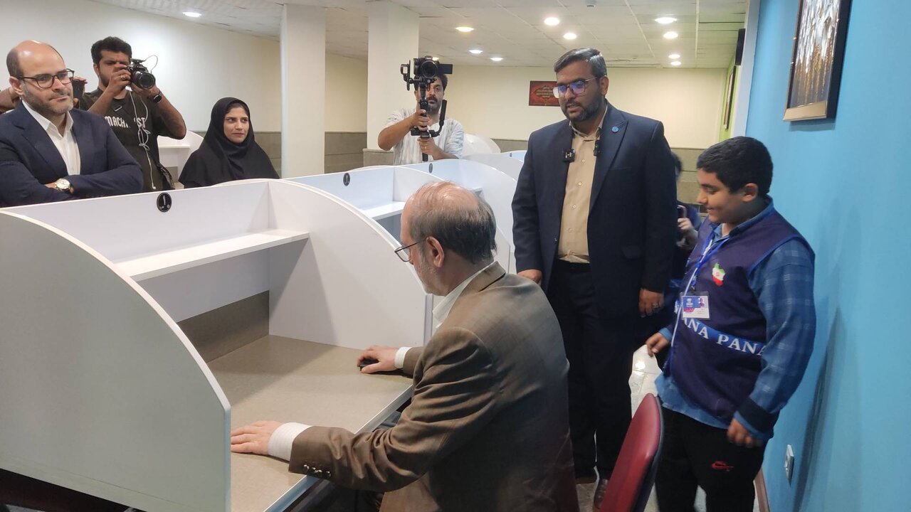 بازدید مشاور عالی وزیر فرهنگ و ارشاد اسلامی از کتابخانه عمومی الفبا