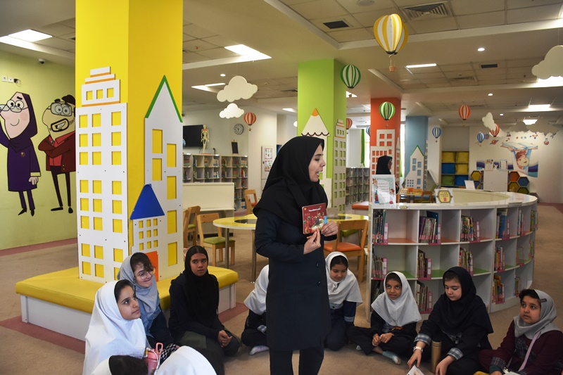 برنامه های متنوع به مناسبت دهه کرامت، ولادت حضرت معصومه(س) و روز دختر برگزار شد