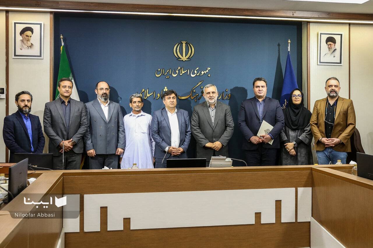 «اوَز» به‌عنوان نهمین پایتخت کتاب ایران معرفی شد