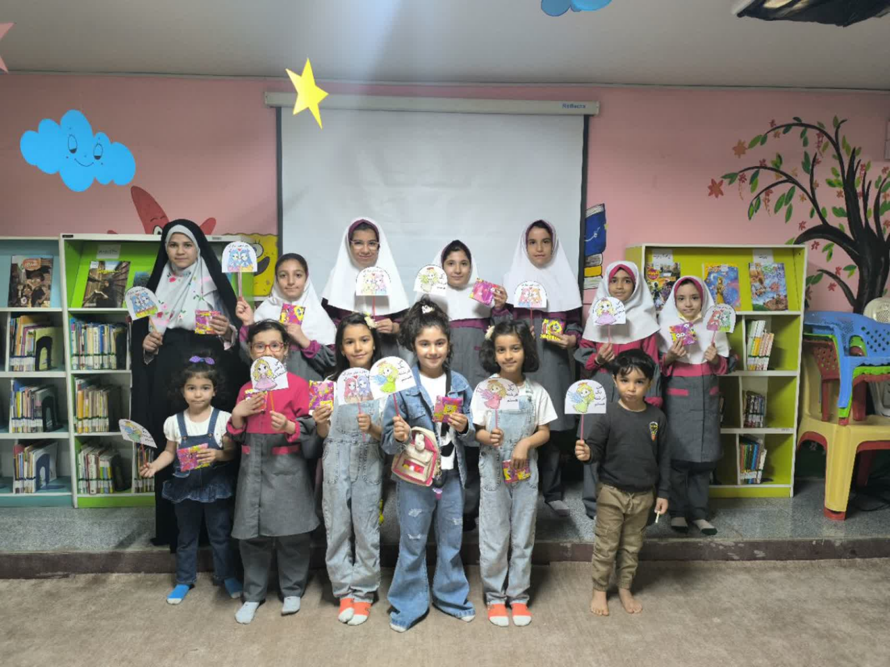 دختران کتابخوان؛ زینت بخش کتابخانه‌های عمومی استان مرکزی