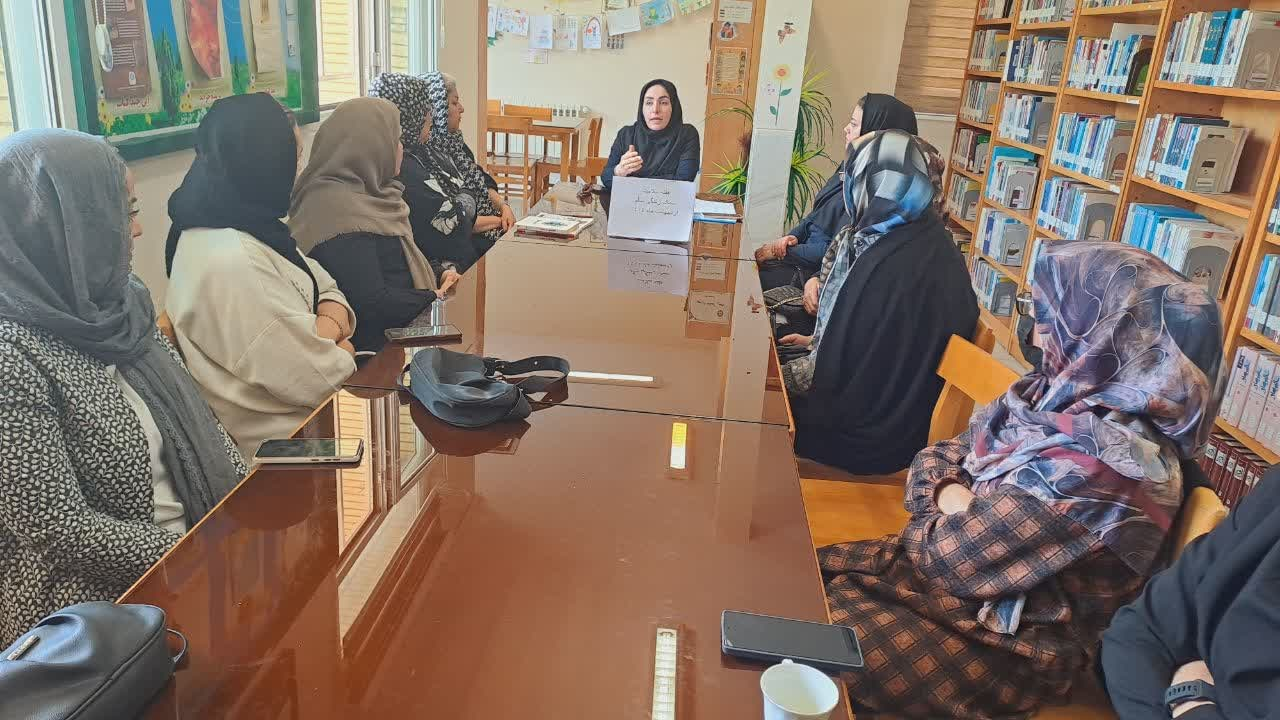 ترویج فرهنگ کتاب و کتابخوانی در کتابخانههای عمومی استان مرکزی