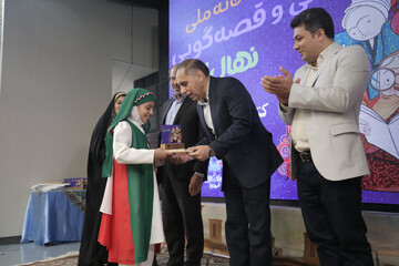 برگزیدگان سومین دوسالانه جشنواره قصه گویی «نهال امید» در یزد معرفی شدند